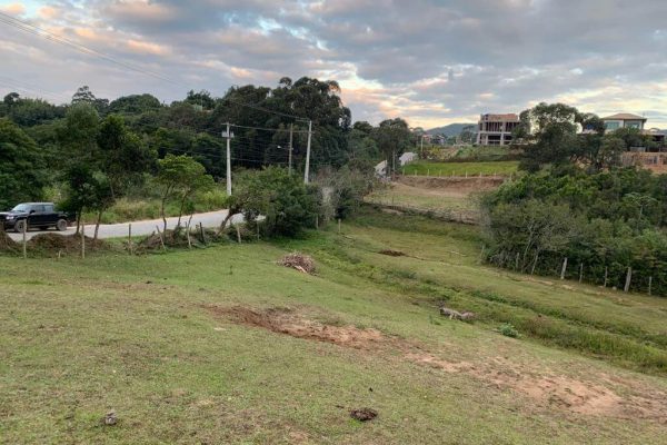 Terreno no Rosa de 768 m² com vista p/ Lagoa de Cima