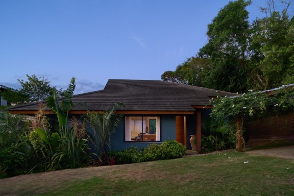 Casa de Alto padrão, a 150 m da Lagoa de Ibiraquera